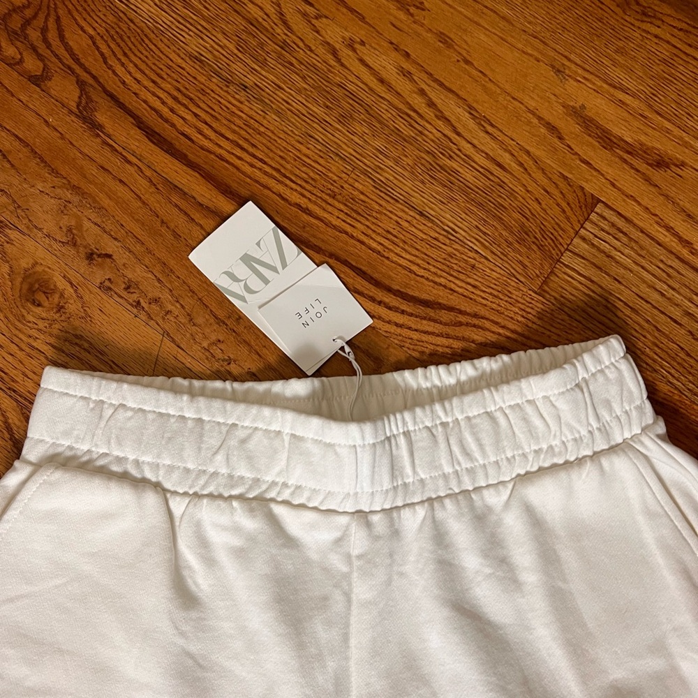 Zara Cream Women's Elastic Waist Sweats Shorts NWT - Picture 2 of 5